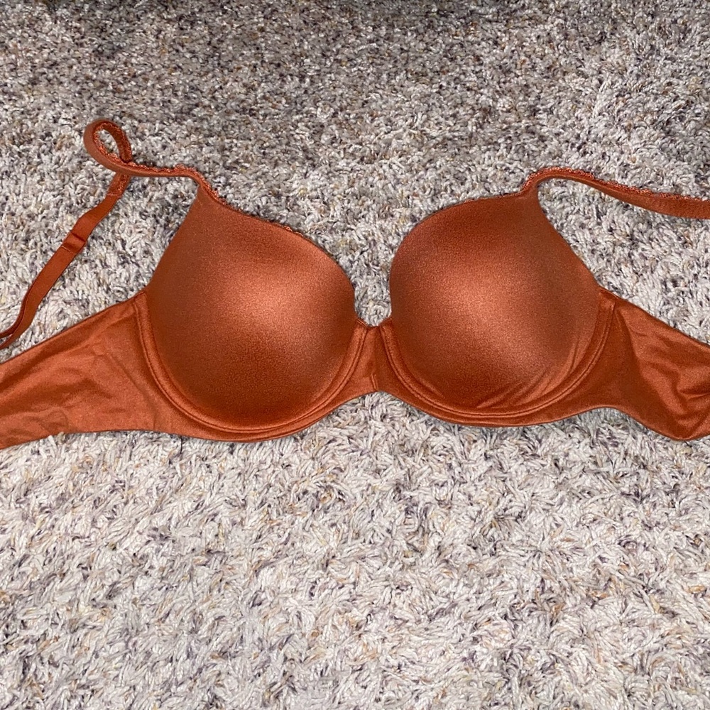 Victoria’s Secret Lined Demi Bra - Picture 3 of 4